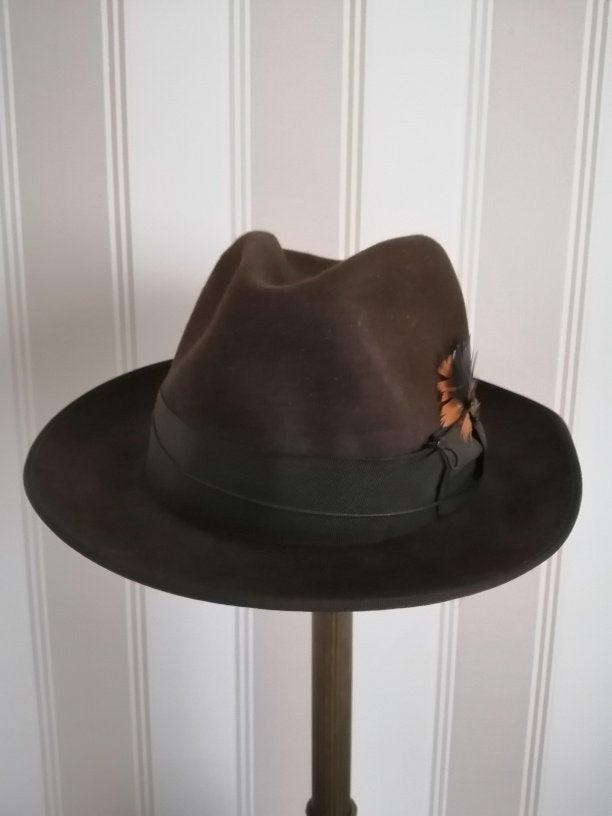hoed zowel dames als heren,Fedora hoed, merk "Huckel" hornet, Ophalen of Verzenden, Zo goed als nieuw