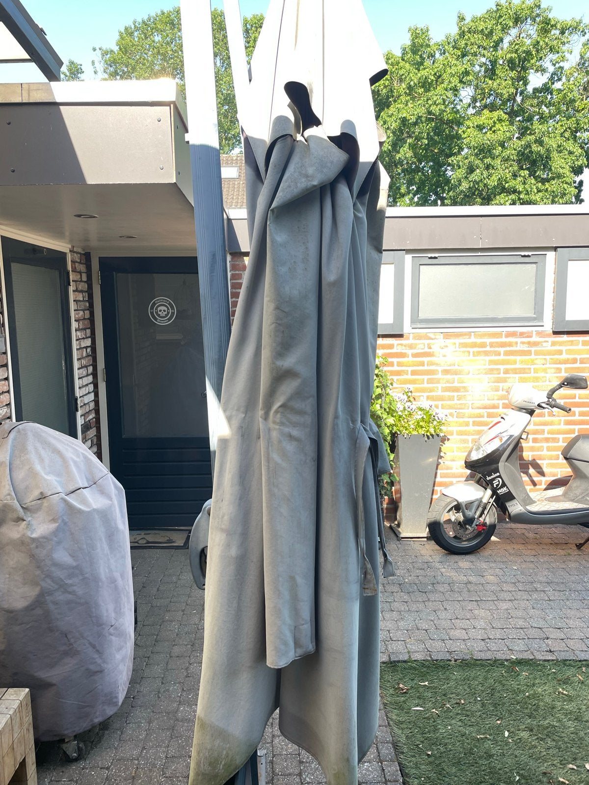 Parasol 3x4 meter met kruisvoet en tegels, Tuin en Terras, Parasols, Ophalen, Gebruikt, 3 tot 4 meter, Zweefparasol