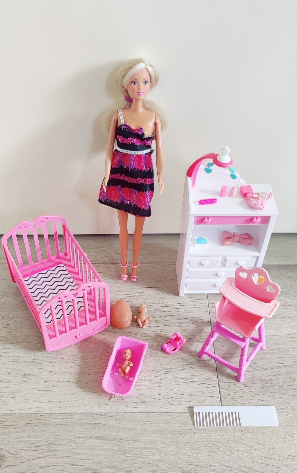 Barbie Simba Steffie Love tweeling met babykamer en diversen, Ophalen of Verzenden, Gebruikt, Barbie