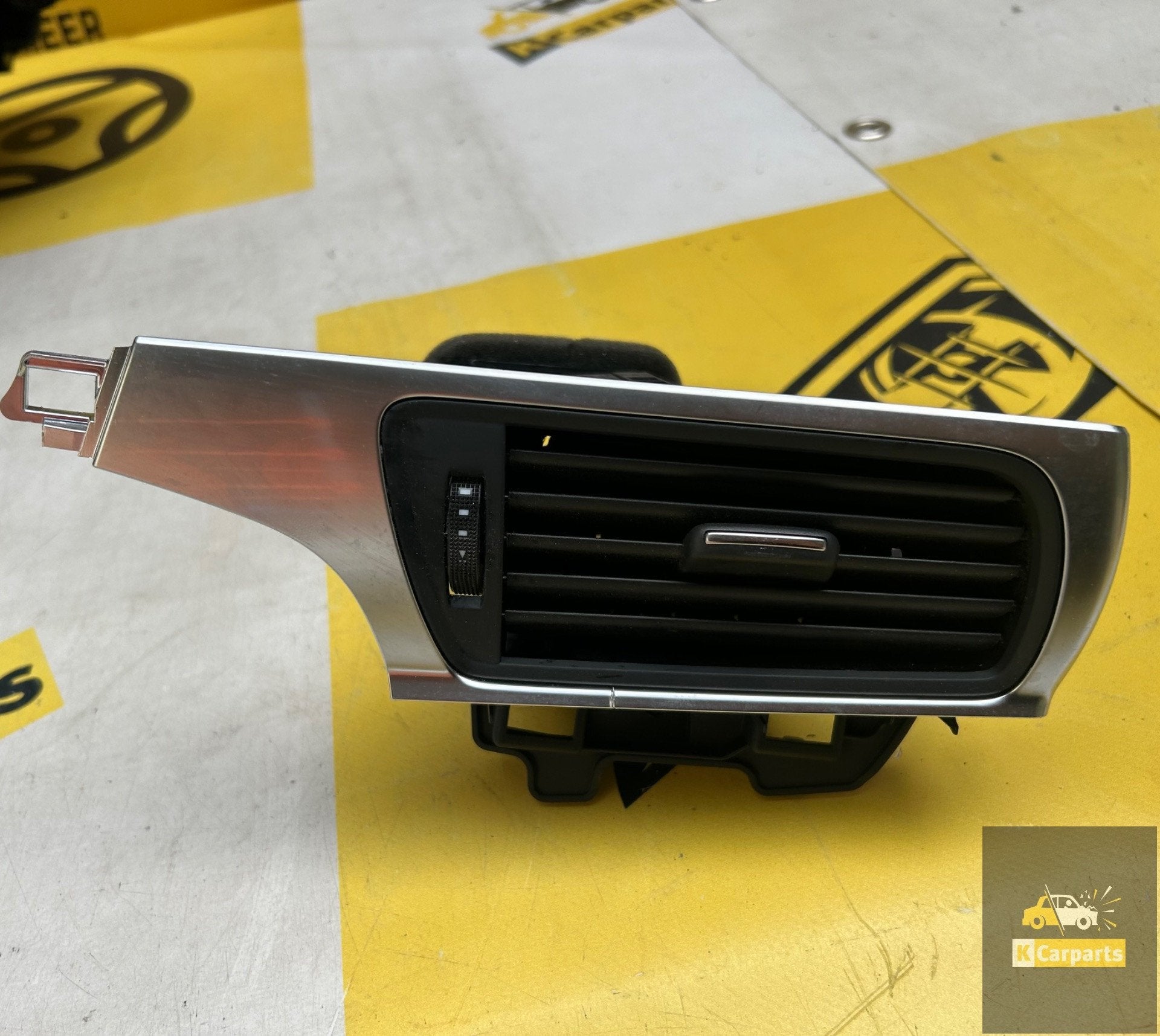 Audi a6 a7 4g luchtrooster links dashboard 4g1820901, Info@fabrikant.eu, Fabrikantstraat 1
1000 AA  Amsterdam, NL, Fabrikant BV