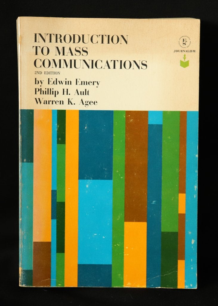 Edwin Emery Introduction to mass communications, Boeken, Studieboeken en Cursussen, Gelezen, Edwin Emery, Ophalen of Verzenden