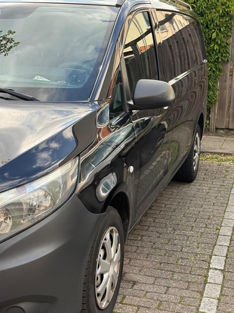 Mercedes Benz Vito  Bouwjaar 2016 Zwart, Zwart, 4 stoelen, Leder en Stof, Elektronische parkeerrem