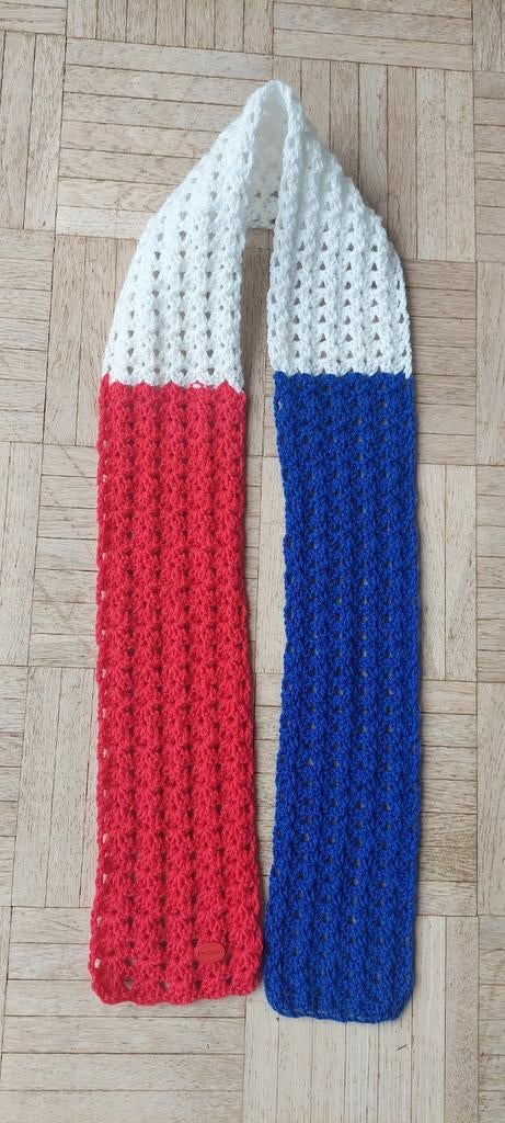 Gehaakte sjaal in rood, wit, blauw bevrijdingsdag WK, Kleding | Dames, Mutsen, Sjaals en Handschoenen, Handgemaakt, Ophalen of Verzenden
