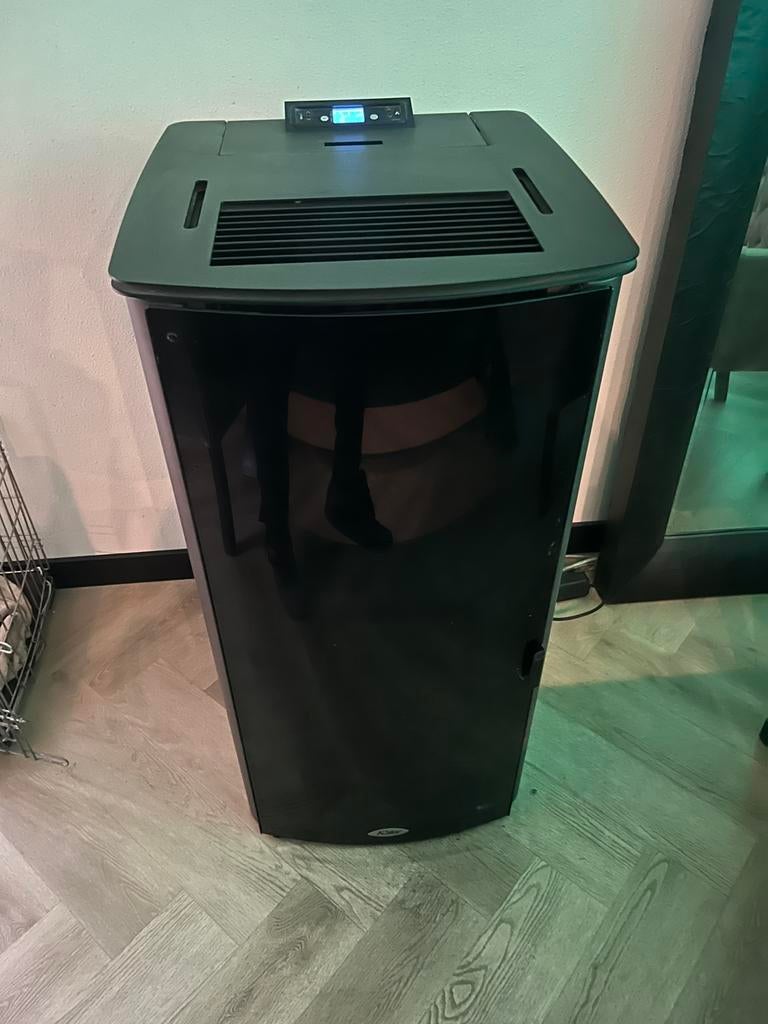 Pelletkachel voor cv of vloerverwarming, Huis en Inrichting, Ophalen of Verzenden, Gebruikt, Overige brandstoffen