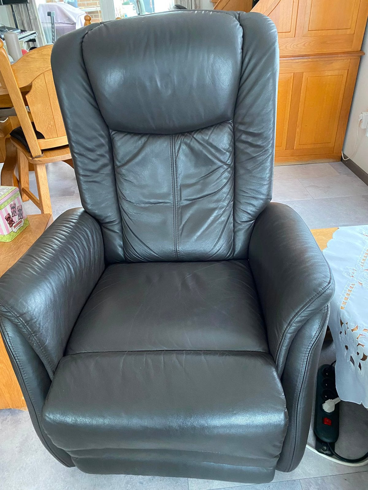 Relax zetel met sta op functie, Huis en Inrichting, Fauteuils, Ophalen, Zo goed als nieuw, 50 tot 75 cm, Leer