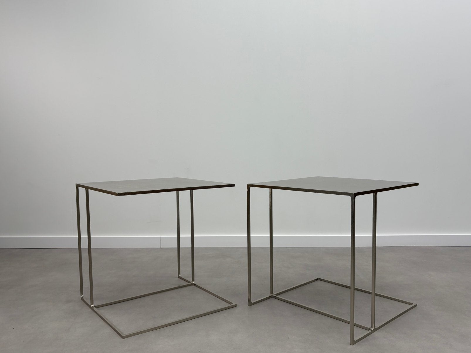 Foto 11 van 2x Originele Minotti Leger bijzettafels Rodolfo Dordoni 90’