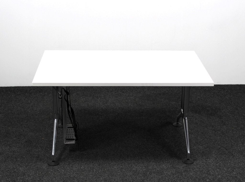Vitra Ad Hoc Slinger Bureau | 120 x 80 cm  25073, Ophalen, In hoogte verstelbaar, Gebruikt