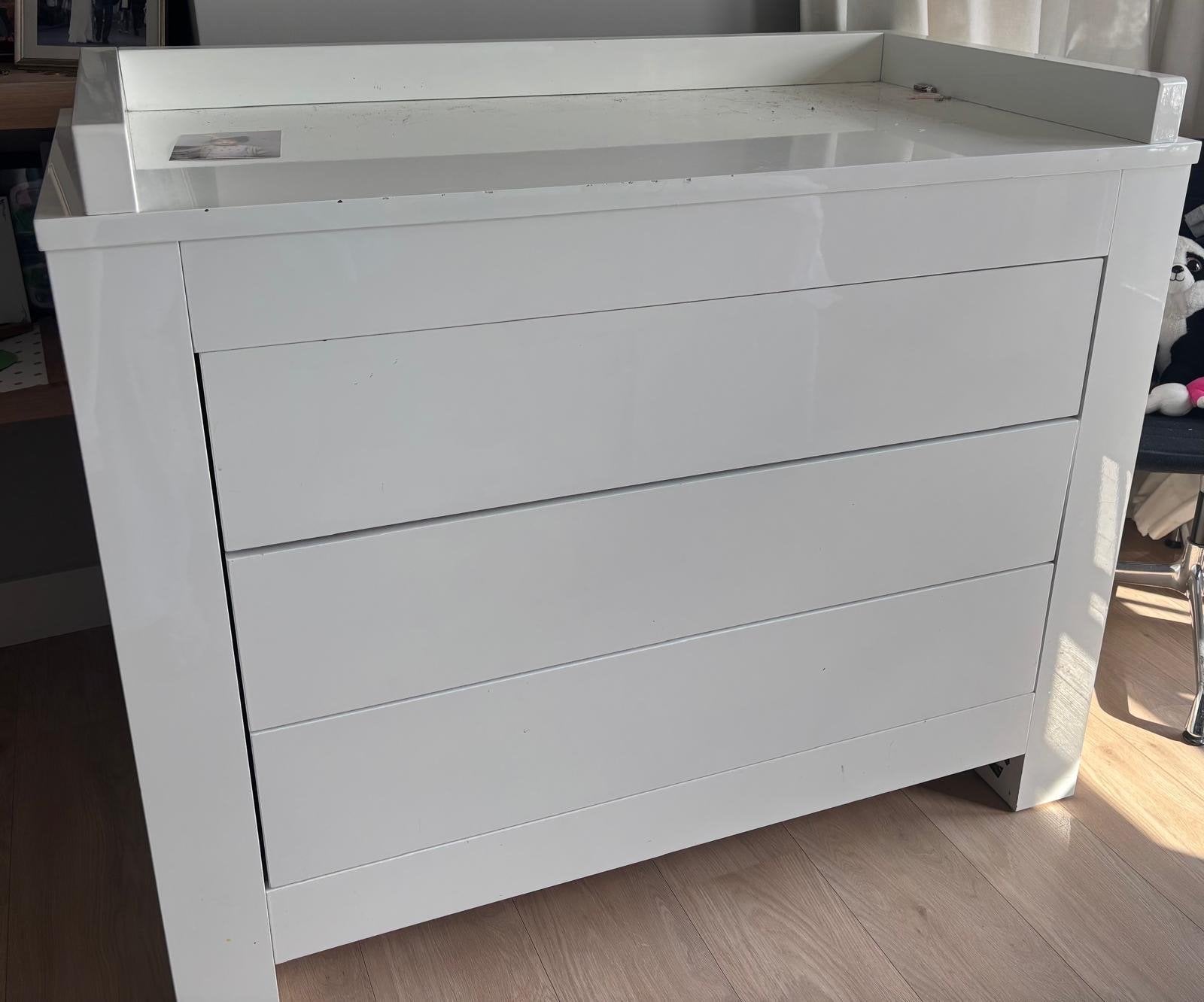 Kidsmill Alaska Commode Wit - 120x60x101 cm, Kinderen en Baby's, Kinderkamer | Commodes en Kasten, Ophalen, Gebruikt, 50 tot 70 cm