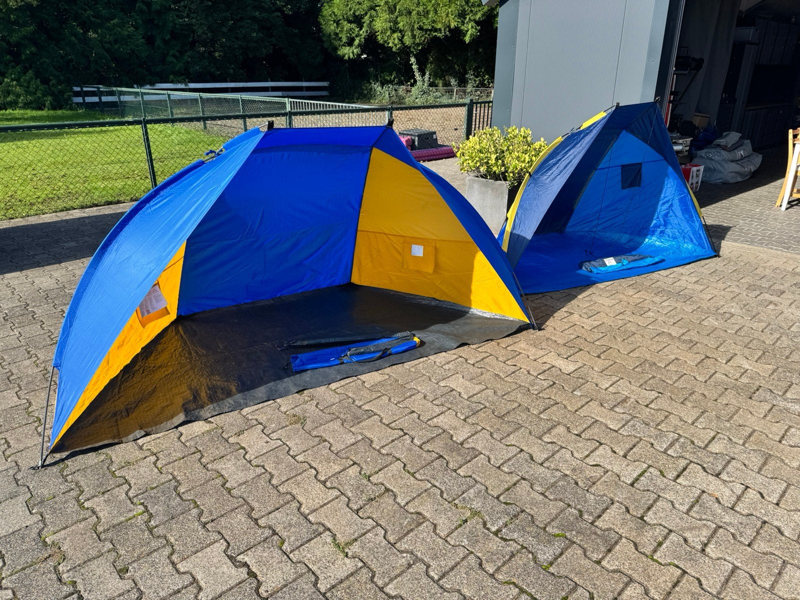 Zgan! 2x strand tentje / windscherm €7,50 en €5,00, Ophalen of Verzenden, Zo goed als nieuw