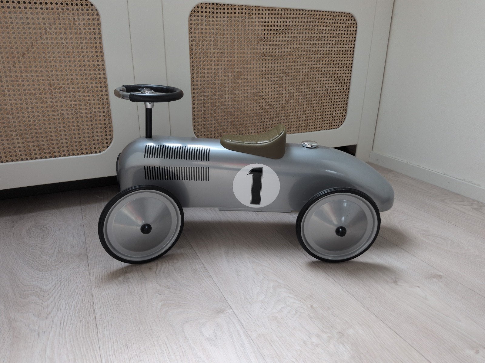 Retro zilveren loopauto nummer 1, Ophalen of Verzenden
