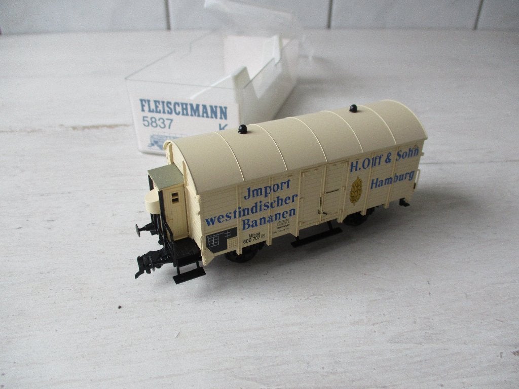 Fleischmann Geslotenwagen H.Olff & Sohn no 5837 K, Ophalen, Gelijkstroom, Fleischmann, Wagon