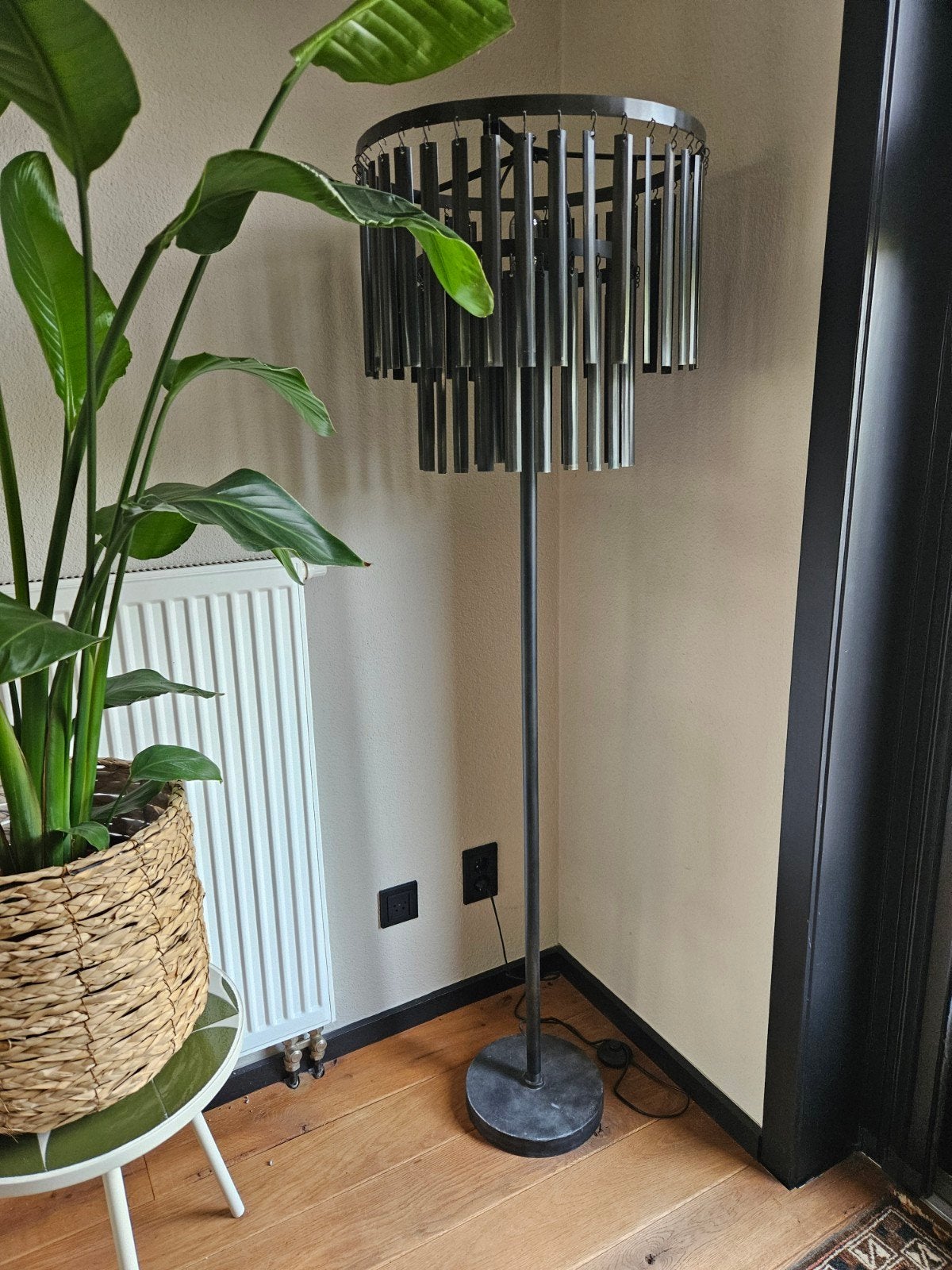 Stoere sobere industriële vloerlamp zwart, Huis en Inrichting, Ophalen, Gebruikt, Stoer, E27 (groot)