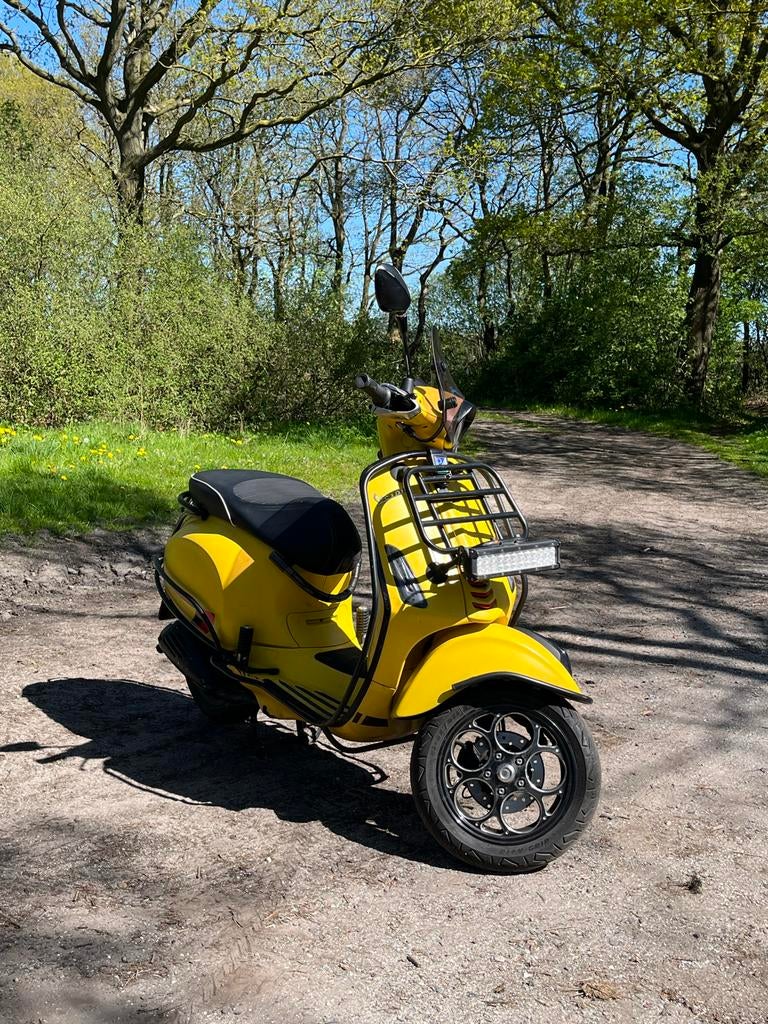 Vespa Sprint 80cc 2017 brom, Fietsen en Brommers, Ophalen, Gebruikt, Overige modellen, Maximaal 45 km/u