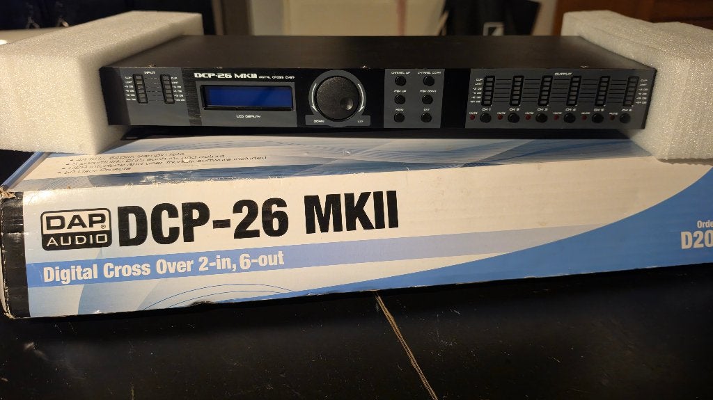 DCP-26-MKII, dap audio digital crossover (NIEUWSTAAT), Overige merken, Inclusief kabels, Overige typen, Ophalen of Verzenden
