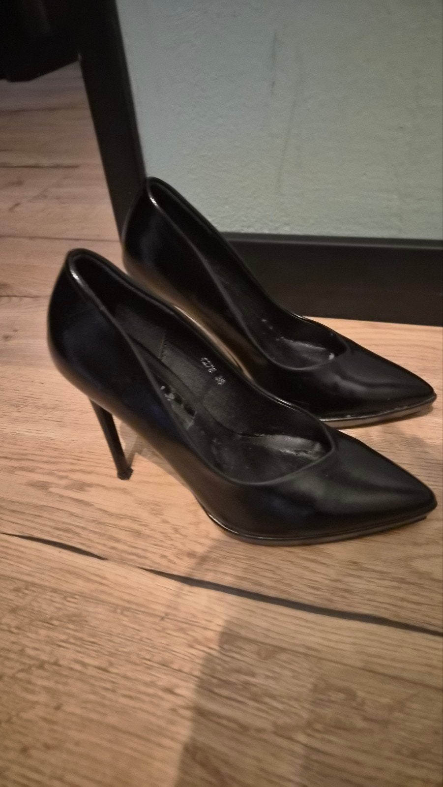 Zwarte kunstleren pumps met plateauzool - Maat 36, Ophalen of Verzenden, Zo goed als nieuw, Zwart