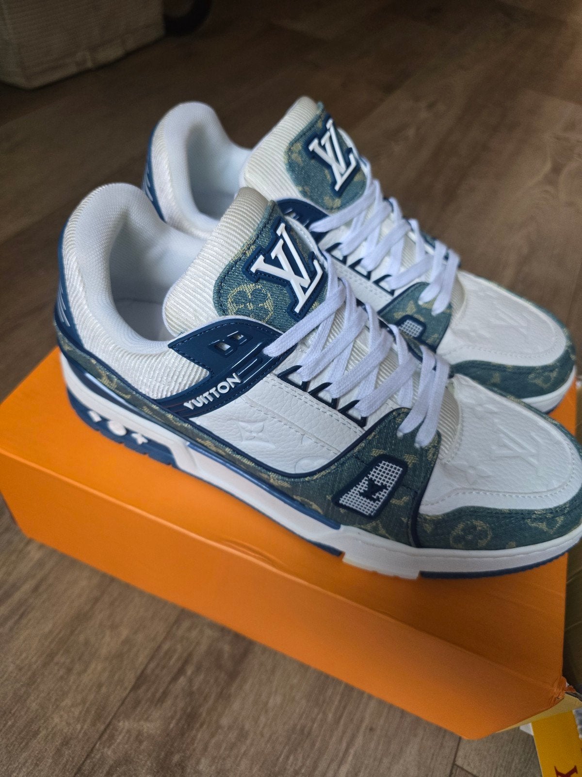 Nieuwe Louis Vuitton LV Trail Sneakers - Maat 43, Blauw, Nieuw, Ophalen of Verzenden, Sneakers of Gympen