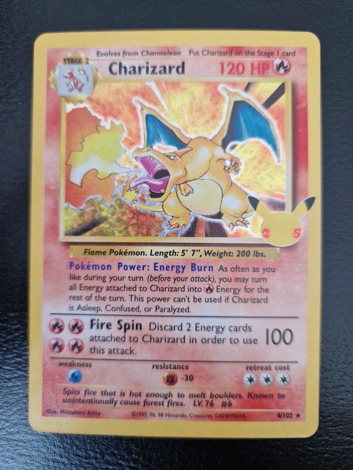 Charizard 4/102 25th Anniversary Pokémon Kaart, Ophalen of Verzenden, Zo goed als nieuw