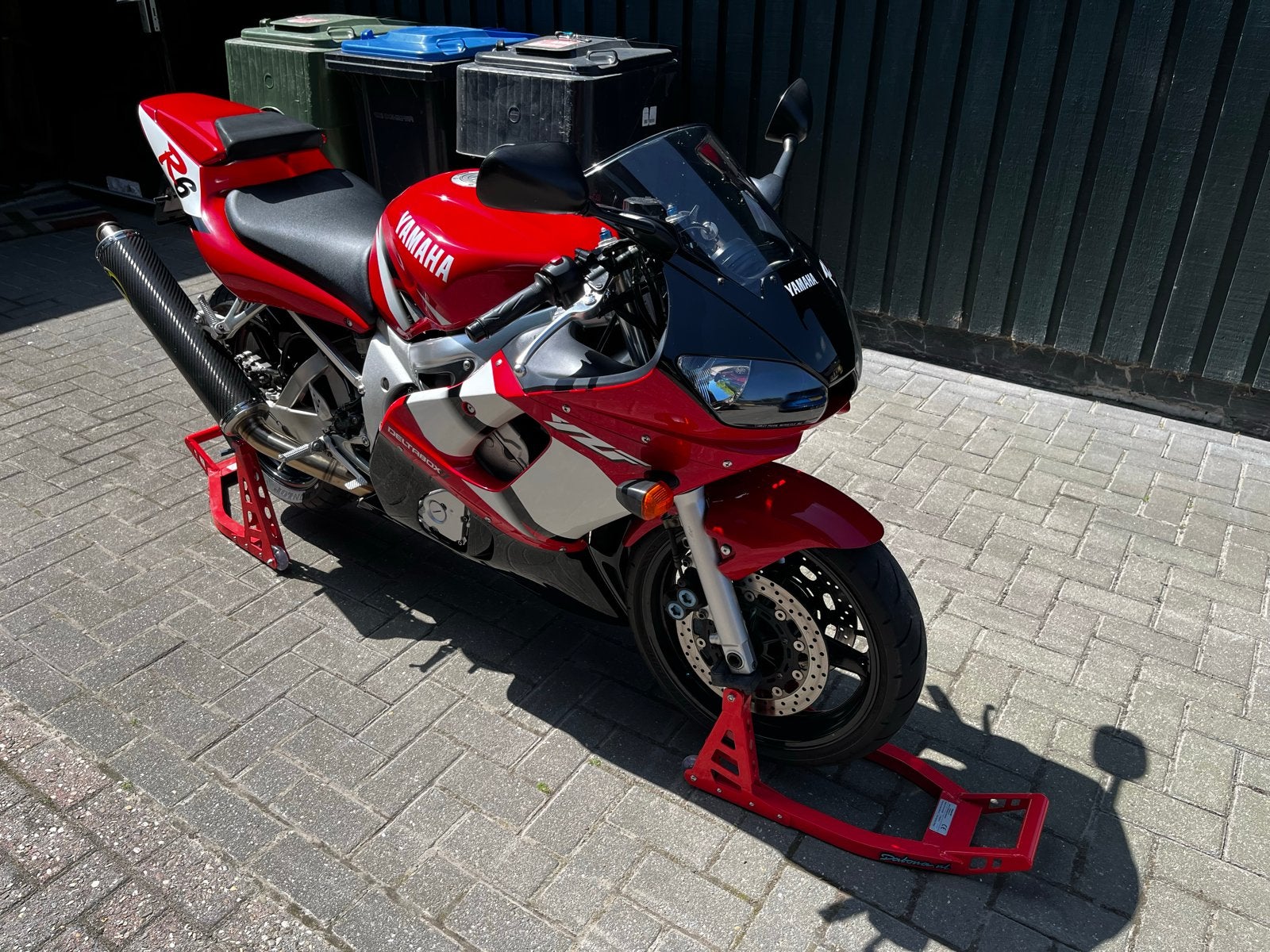 Zeer nette Yamaha R6 uit 2003, nagenoeg als nieuw