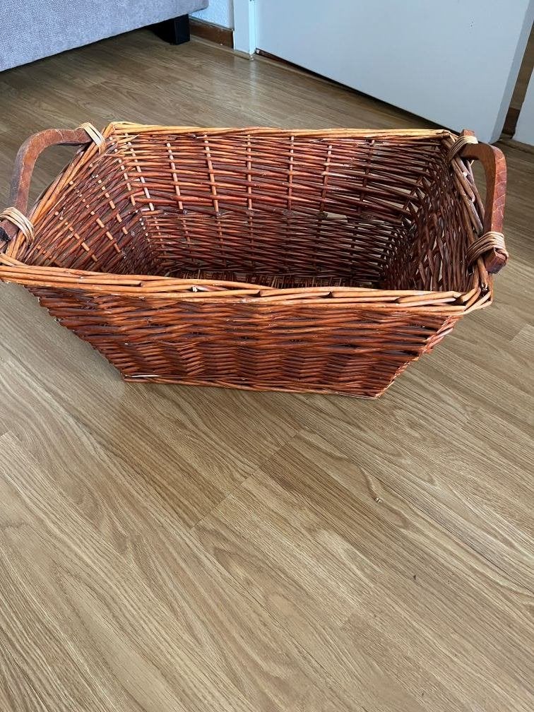 Rieten mand met houten handvatten, Ophalen, Gebruikt, Mand, Riet