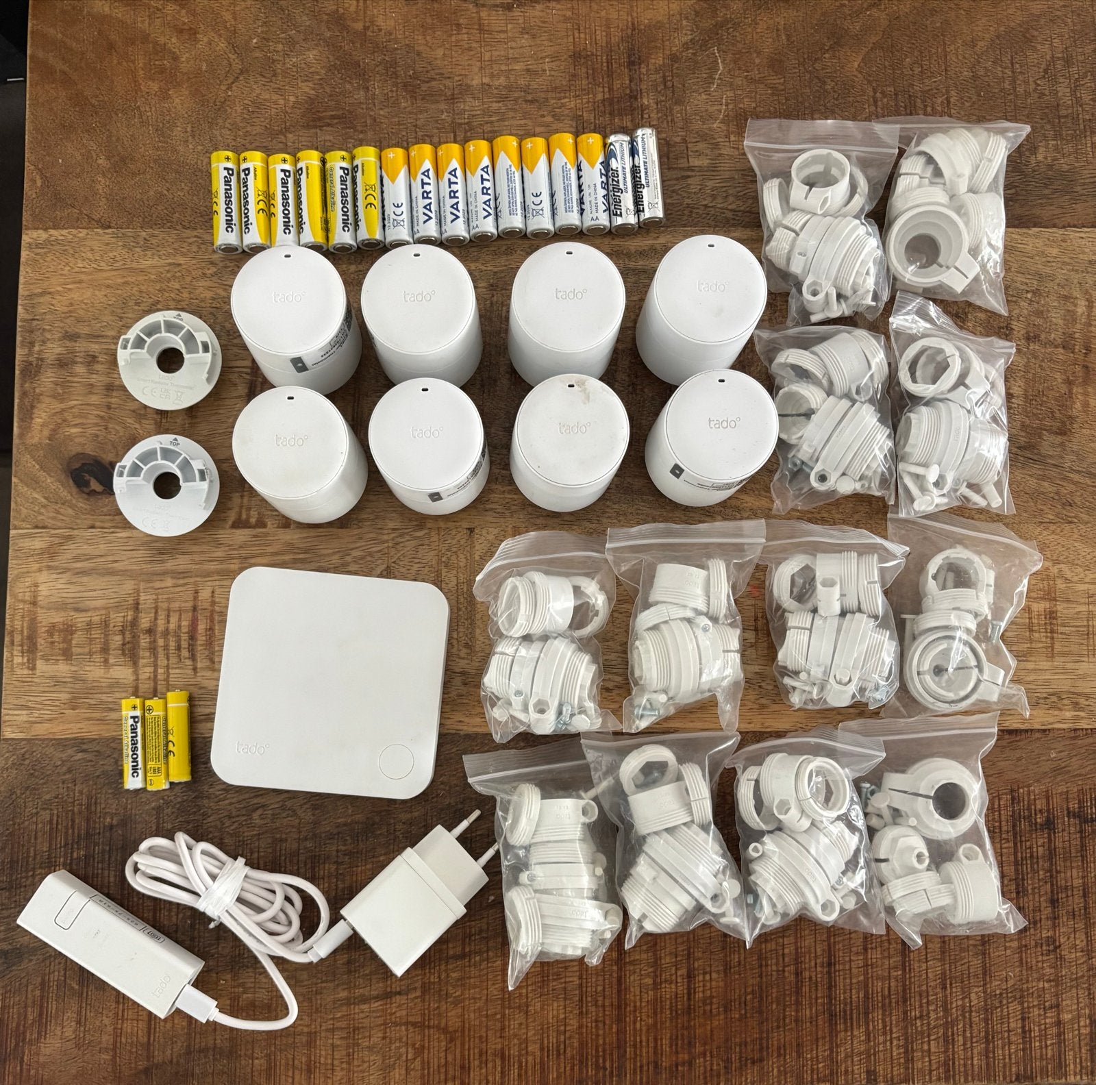 10 Tado Slimme Thermostaten incl. accessoires - Complete Set, Ophalen of Verzenden, Zo goed als nieuw