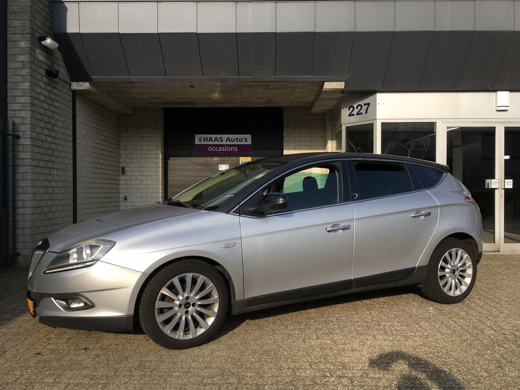 Lancia Delta 1.4-16V Argento / APK MAART 2027 / NWE DISTRIBU, Voorwielaandrijving, Gebruikt, 4 cilinders, 150 pk