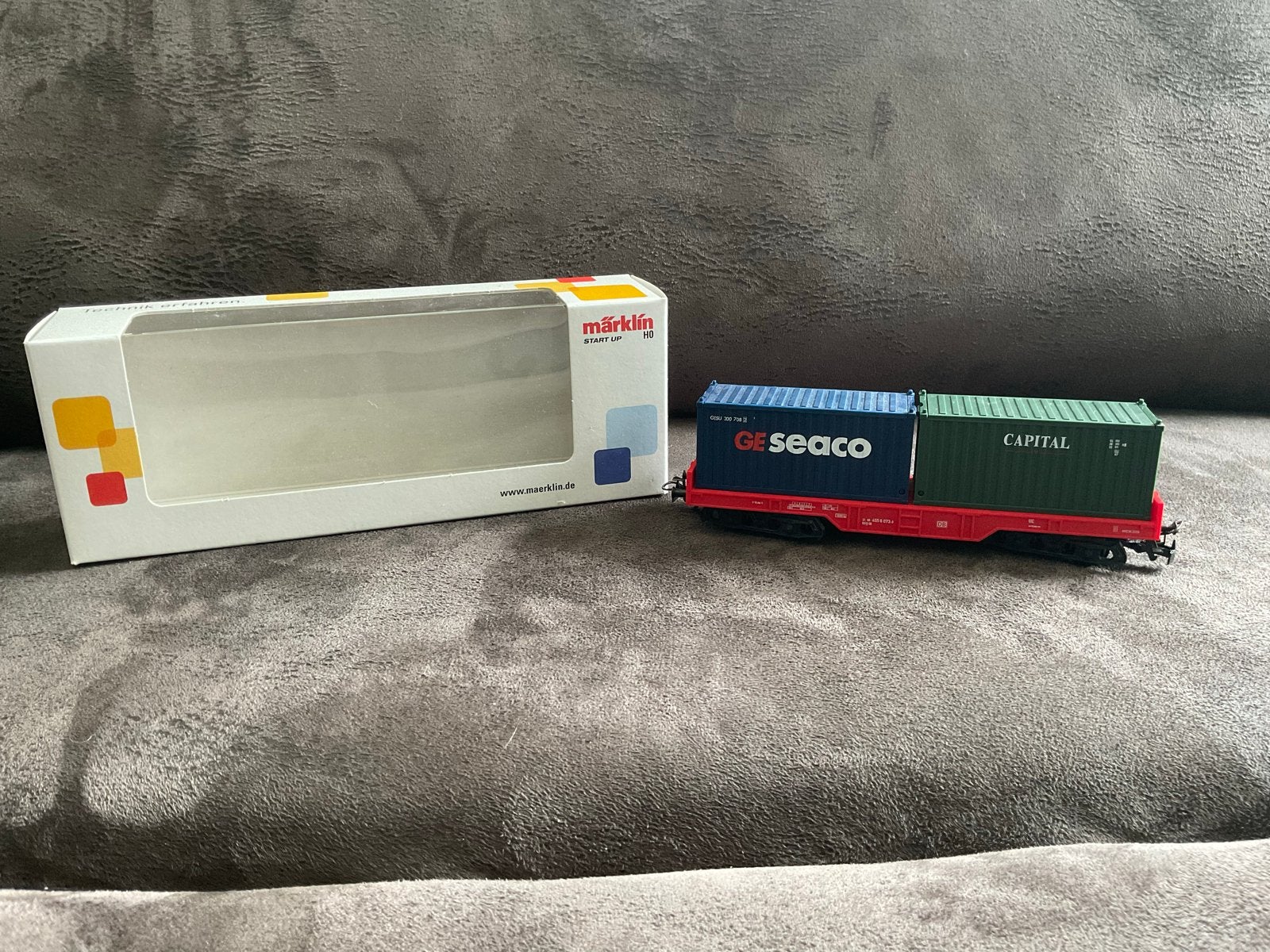 Märklin H0 Containerwagon met 2 containers (GE SeaCo, Capita, Wisselstroom, Wagon, Ophalen of Verzenden, Zo goed als nieuw
