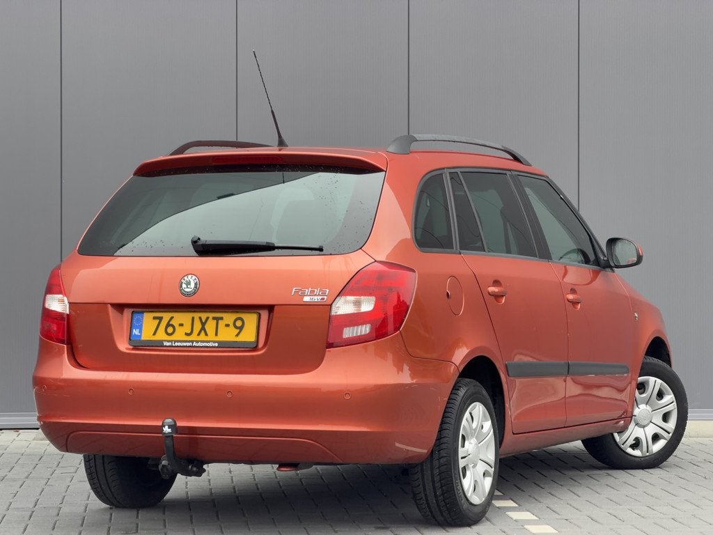 Skoda Fabia Combi 1.6-16V Tour | RIJKLAAR | Climate | Automa, Auto's, Skoda, Gebruikt, Zwart, 1095 kg, 49 €/maand