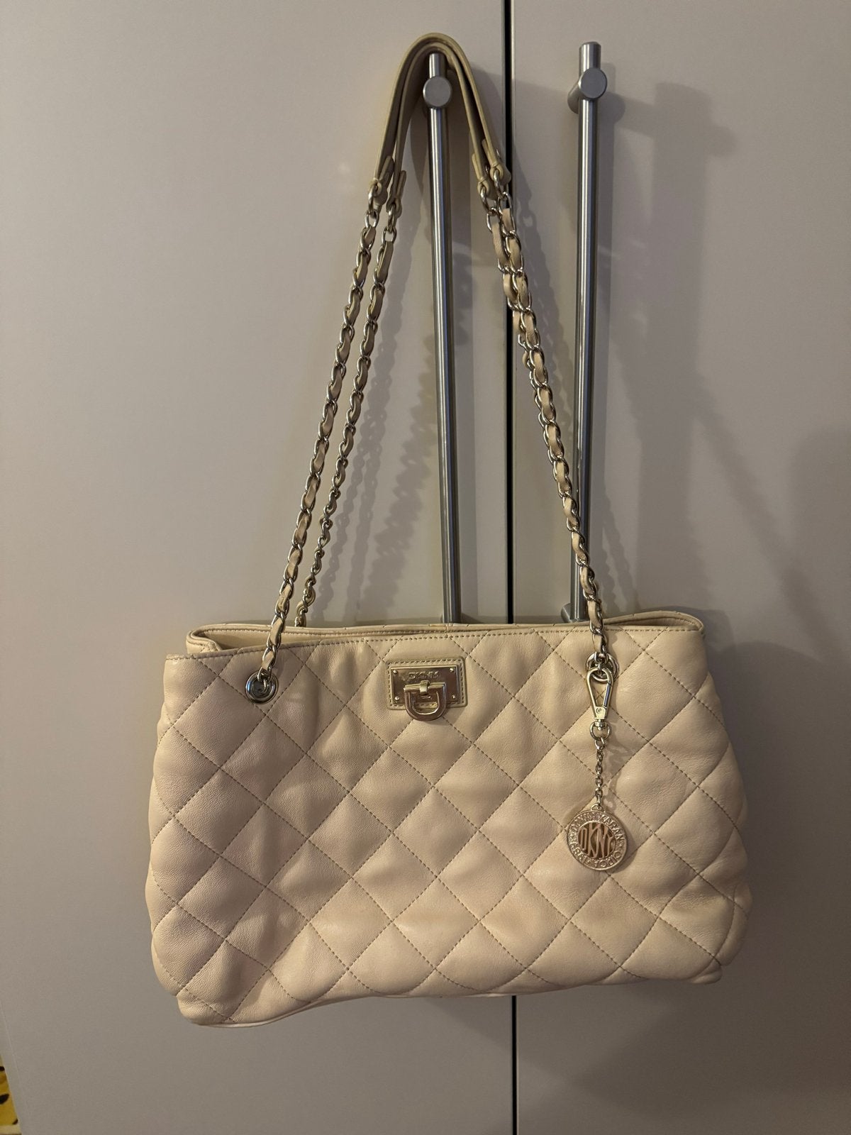 DKNY Gewatteerde Handtas - Crème/Beige, Ophalen of Verzenden, Gebruikt, Beige, Handtas