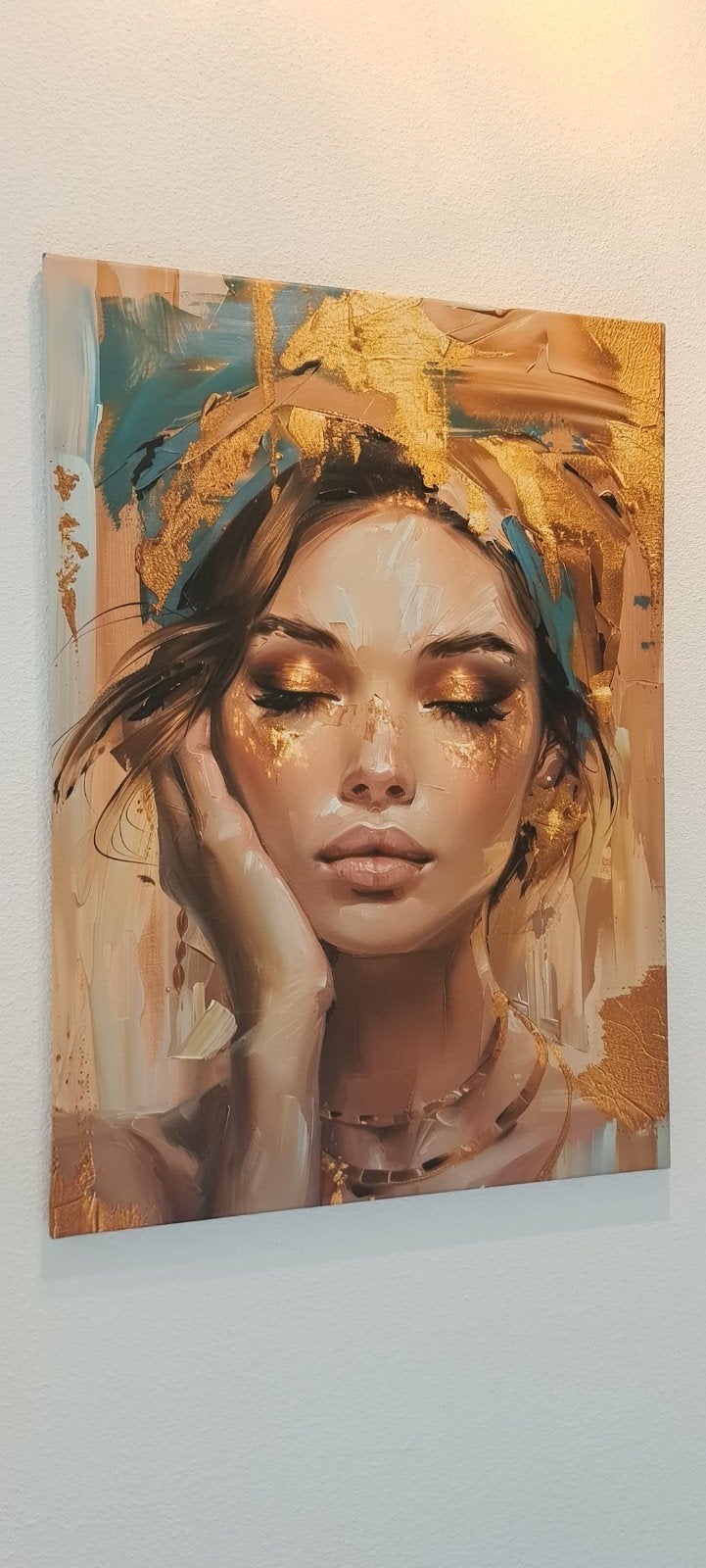 Schilderij Vrouw met Gouden Accent canvas 50x70cm, Ophalen, Acrylverf, Op houten frame, Portret
