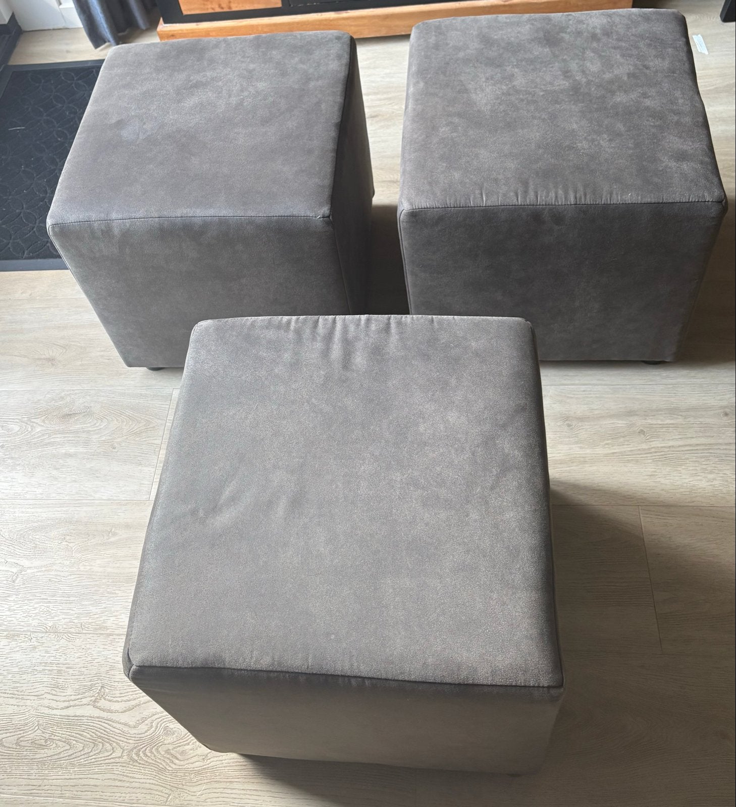 3x Grijze hocker/poef van Leenbakker, 45x45x45cm, Ophalen, Minder dan 50 cm, Gebruikt, Vierkant