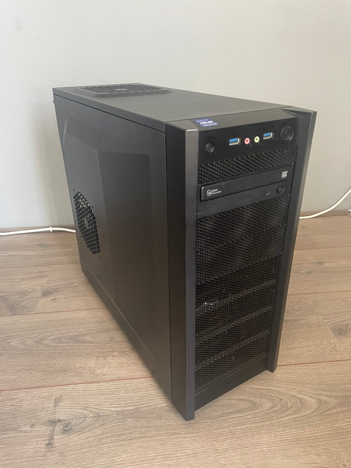Instap gaming PC | I5-9600K | GTX 1660 TI | 16 GB DDR4, Ophalen, Gebruikt, Gaming, SSD
