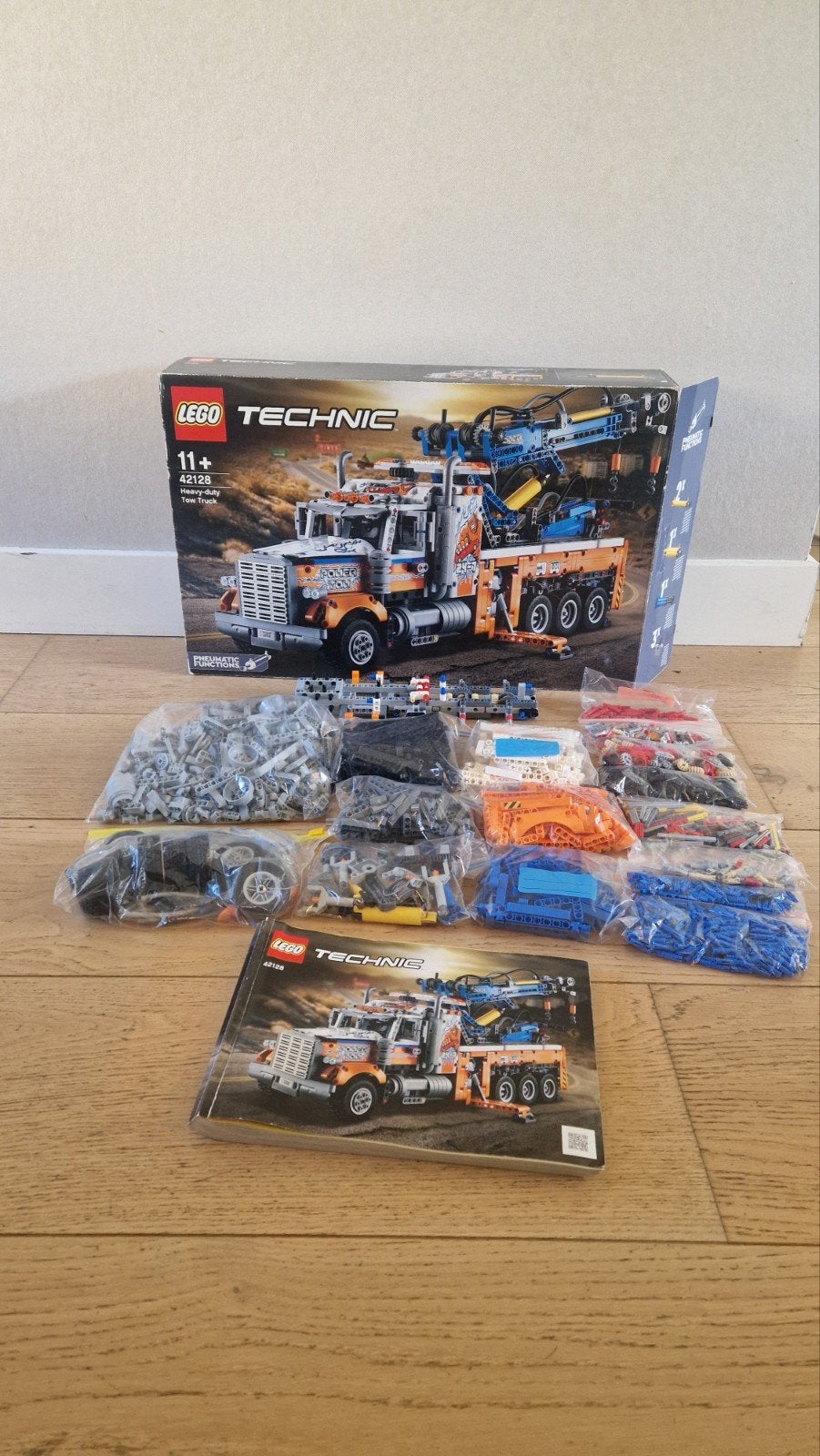 Lego Technic 42128 Robuuste Sleepwagen inclusief boekje doos, Kinderen en Baby's, Ophalen of Verzenden, Zo goed als nieuw