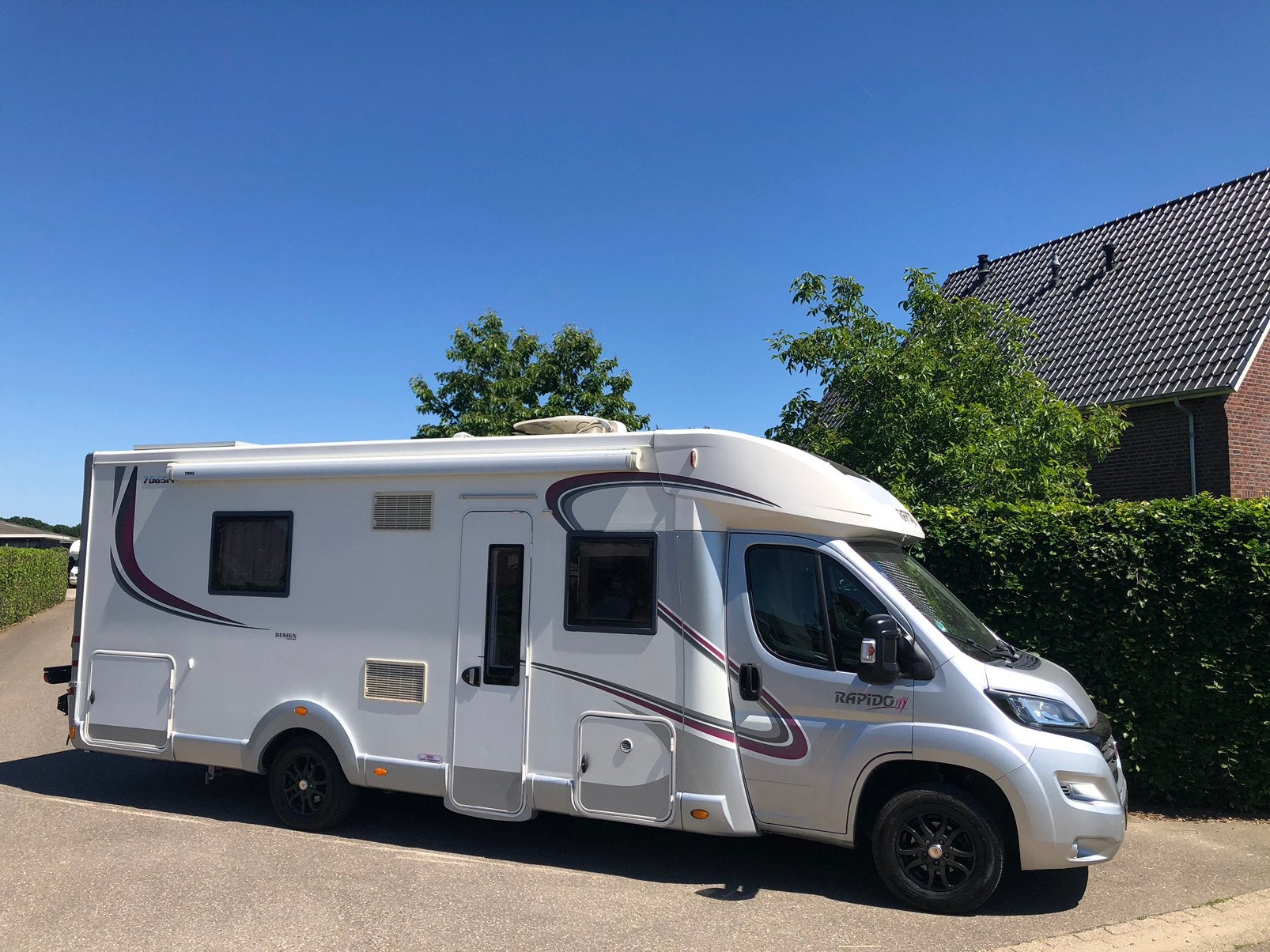 Smetteloze Rapido 7065FF LAGE ENKELE BEDDEN + Hefbed 75000km, Caravans en Kamperen, Integraal, Tot en met 4, Rapido, Particulier