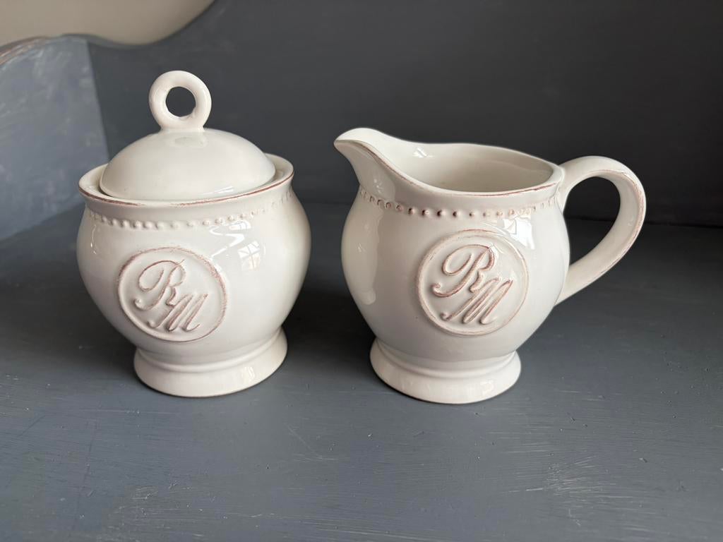 Riviera Maison suiker en melk set, Huis en Inrichting, Keuken | Servies, Ophalen, Overige materialen, Overige typen, Zo goed als nieuw