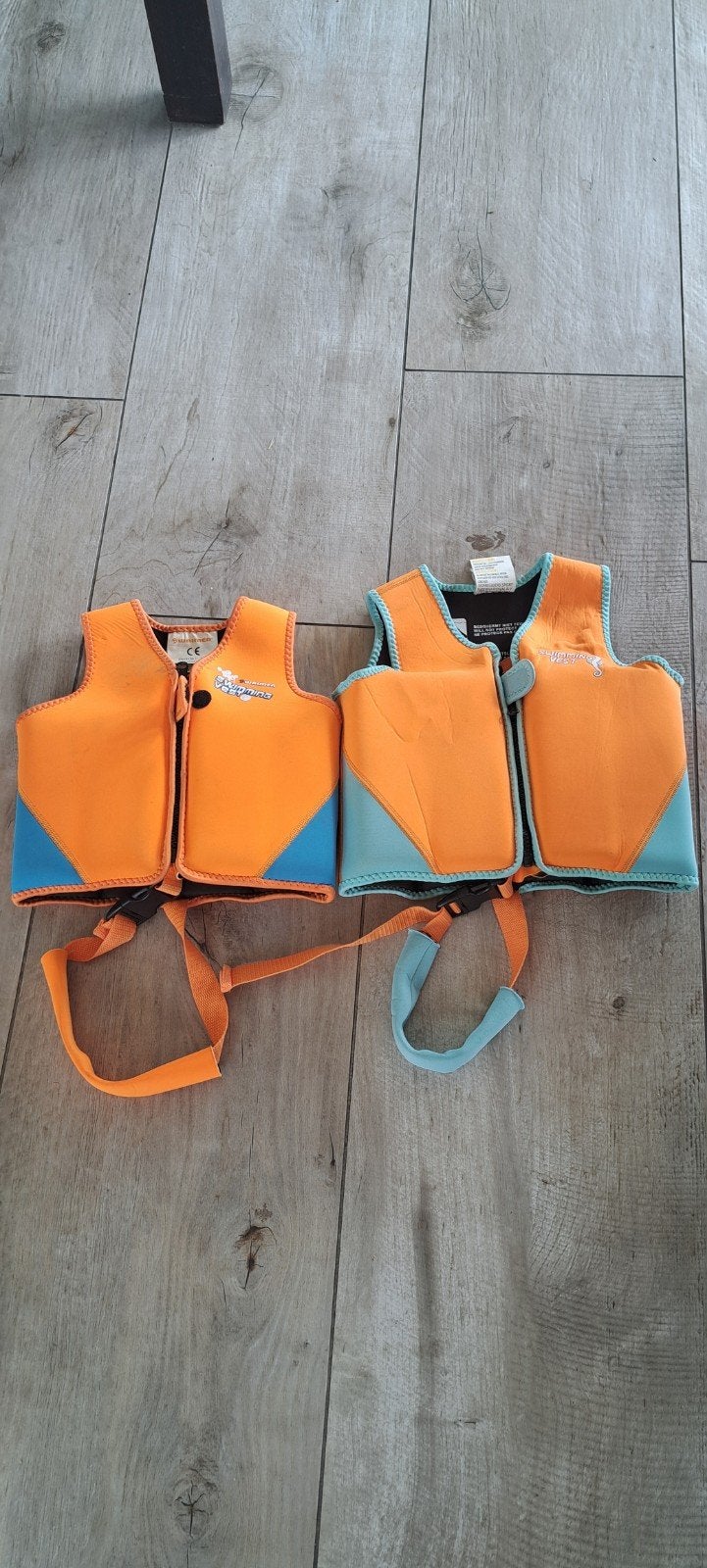 Te koop 2 zwemvesten, Watersport en Boten, Ophalen of Verzenden, Kind, Reddingsvest of Zwemvest