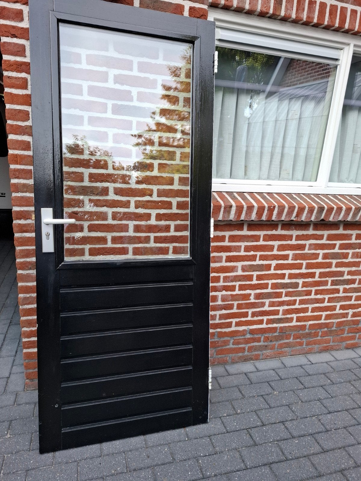 Zwarte buitendeur met glas, zonder slot en deurbeslag, Doe-het-zelf en Verbouw, Deuren en Horren, Ophalen, Gebruikt, 80 tot 100 cm