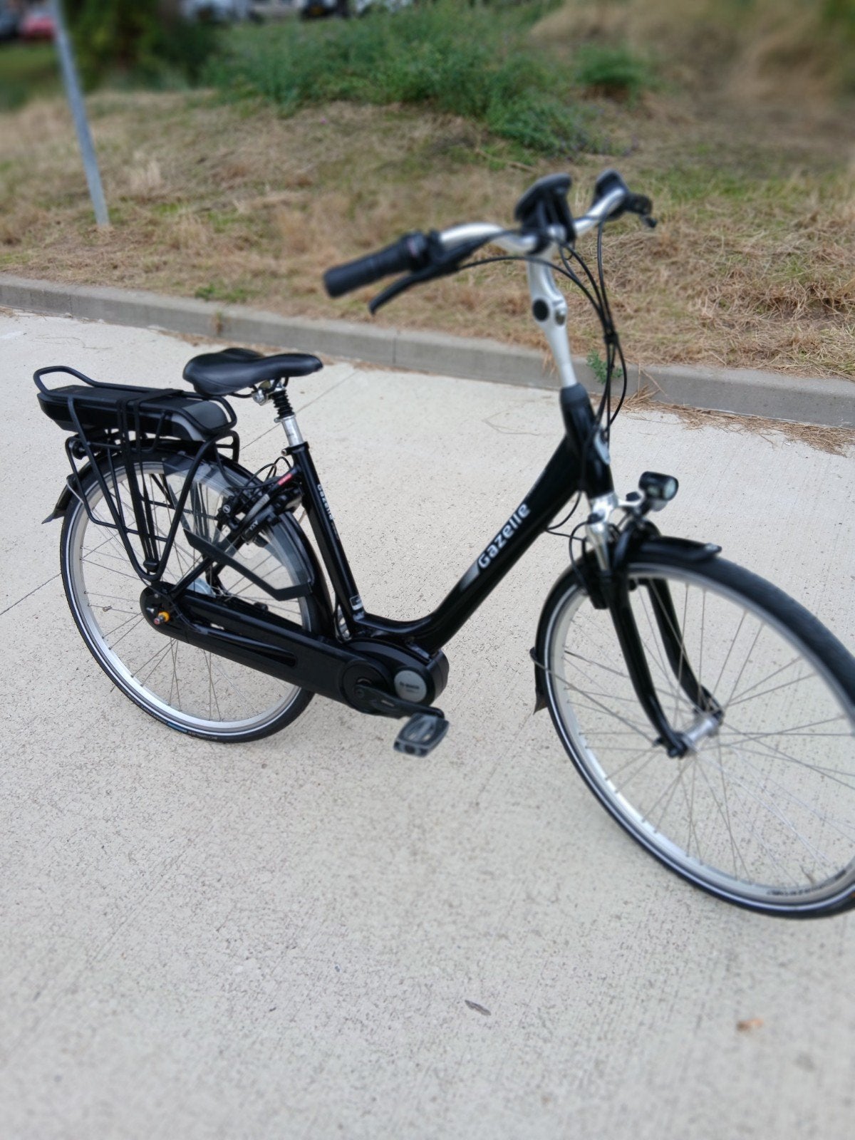 Zeer nette Gazelle C7 Bosch middenmotor,  500W accu, Fietsen en Brommers, Elektrische fietsen, Ophalen of Verzenden, Zo goed als nieuw