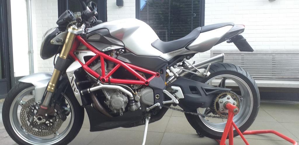 MV Agusta Brutale 750 F4 (2006) - Zeer goede staat, 38K, Motoren, Particulier, Naked bike