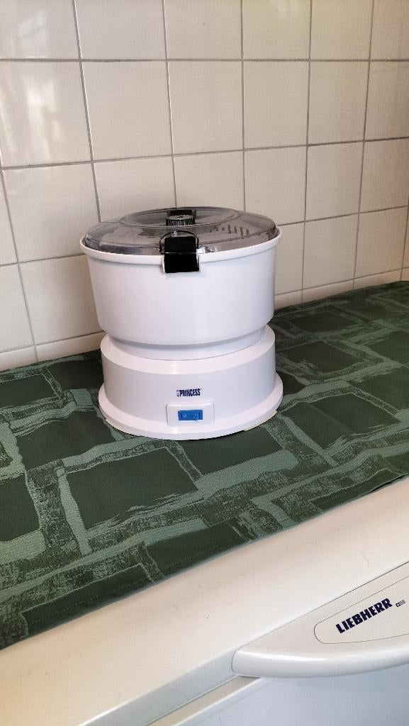 Aardappelschrapmachine merk Princess met mandje, Huis en Inrichting, Ophalen of Verzenden
