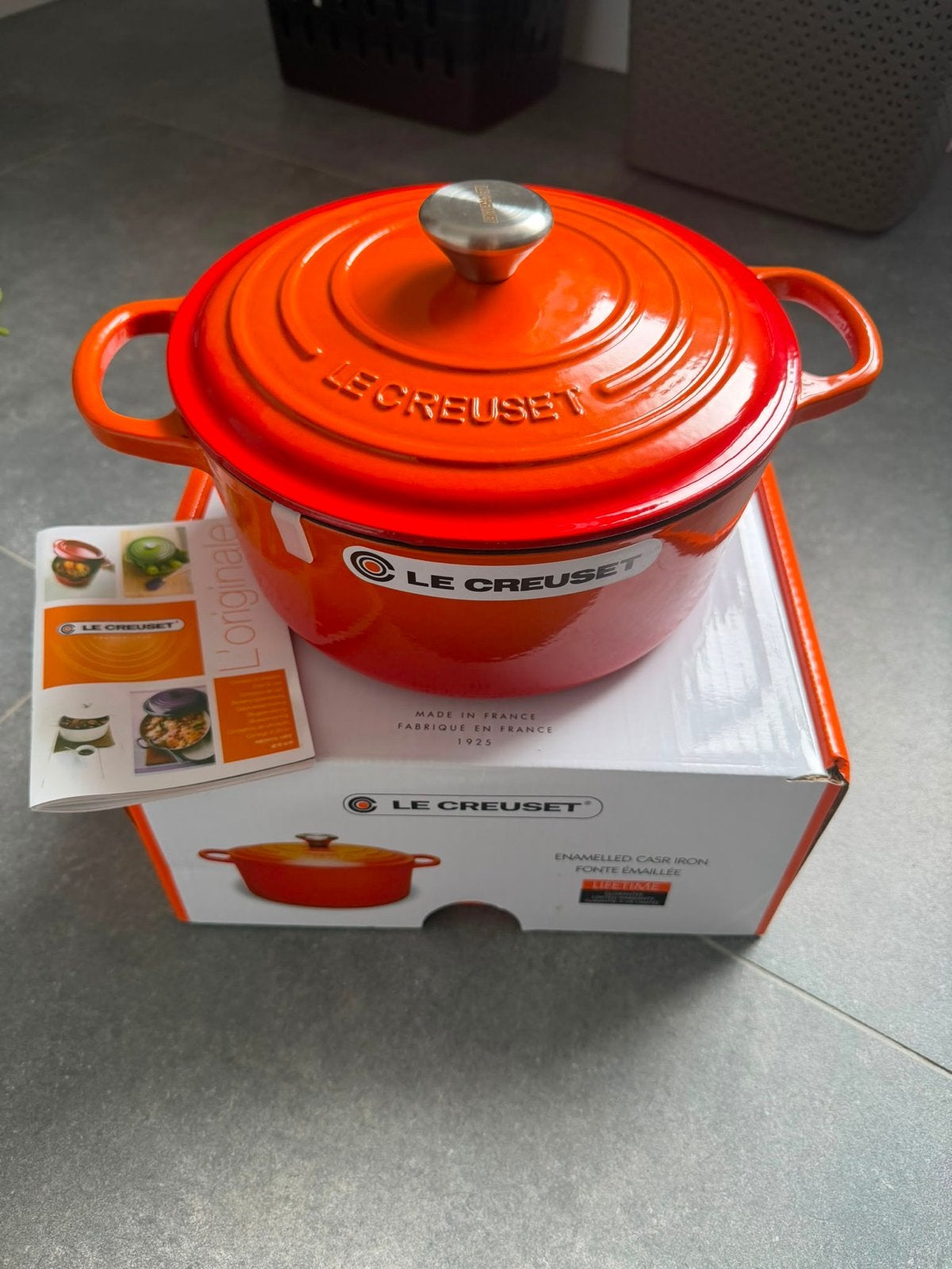 Le Creuset Braadpan Oranje - Gietijzer - 24 cm, Met deksel, Nieuw, Le Creuset, Ophalen of Verzenden