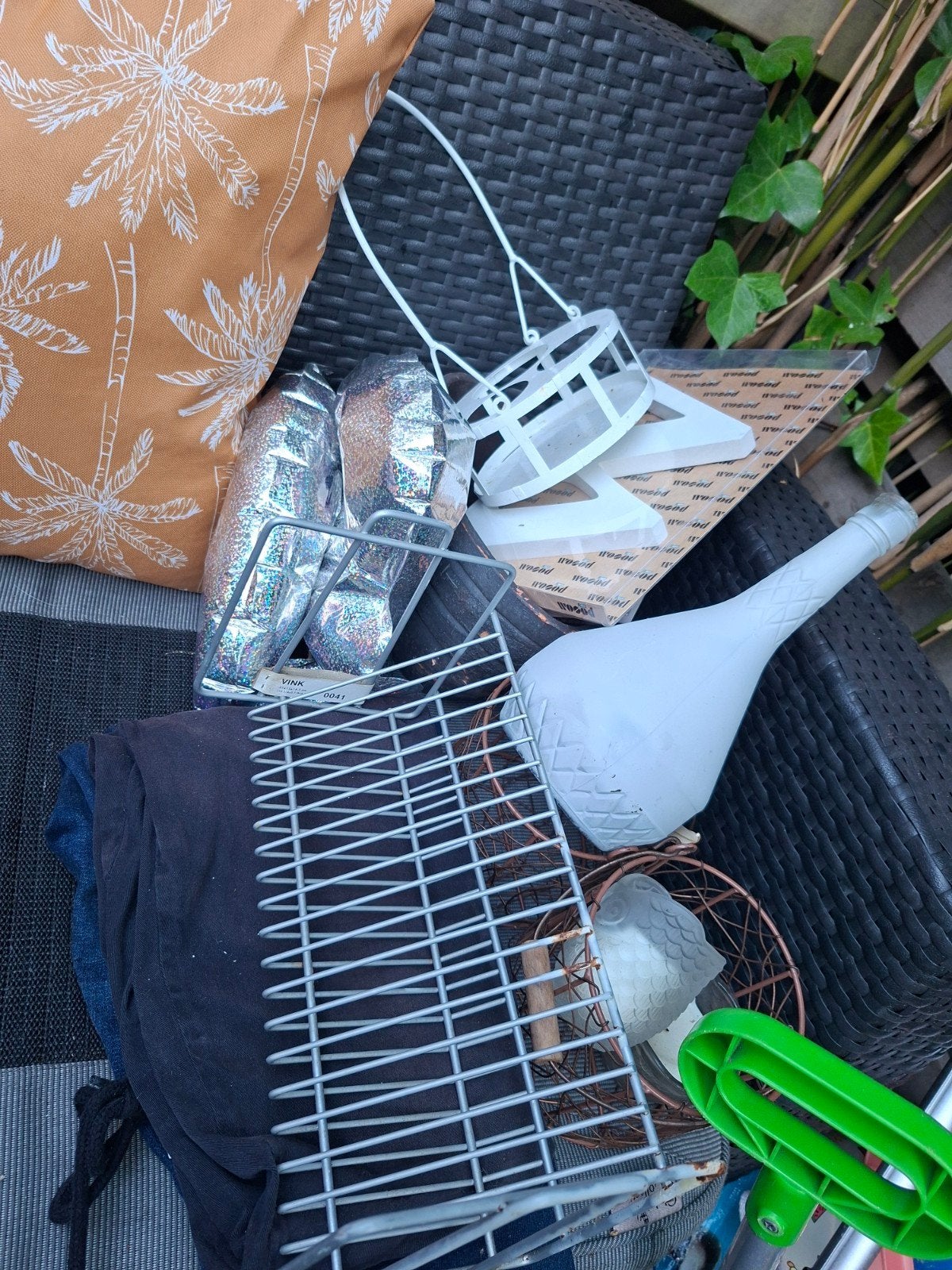 huisraad en broeken, Ophalen