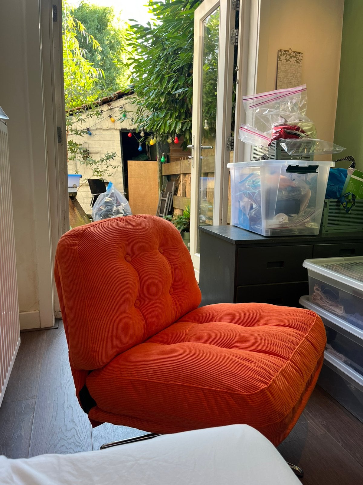 IKEA DYVLINGE Draai relax fauteuil, Kelinge oranje, Huis en Inrichting, Fauteuils, Ophalen, Zo goed als nieuw, 50 tot 75 cm