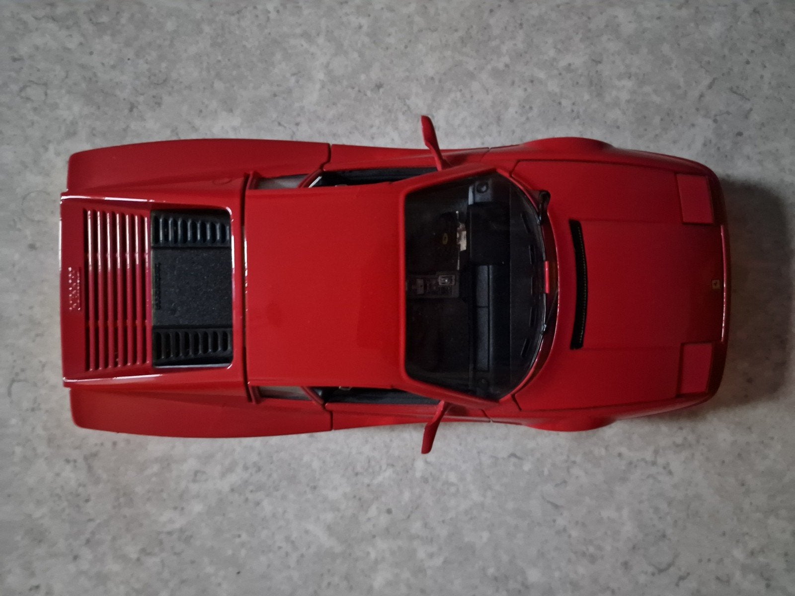 Ferrari Testarossa schaalmodel 1:18, Verzenden, Zo goed als nieuw, Auto, Overige merken