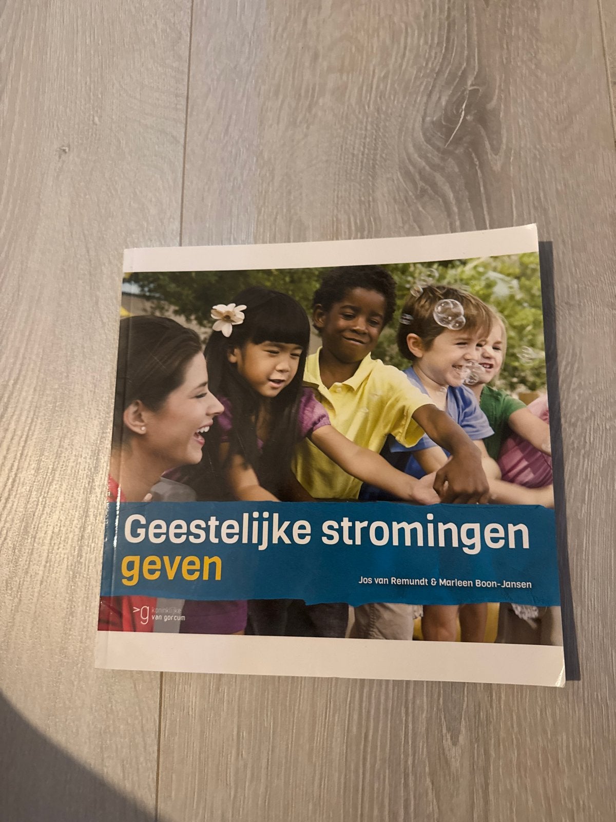 Geestelijke stromingen geven - Jos van Remundt, Ophalen of Verzenden, Zo goed als nieuw, Spiritualiteit algemeen, Instructieboek