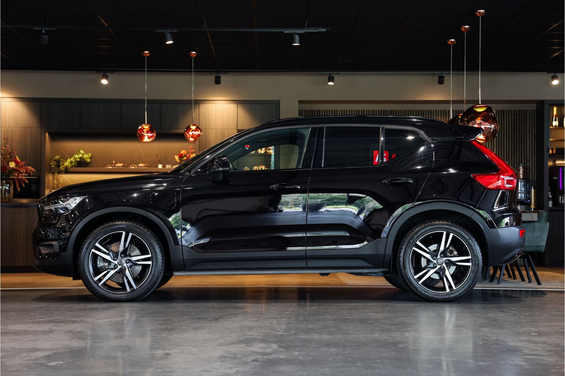 Volvo XC40 1.5 T5 Recharge R-Design 262PK Black Sportstoelen, Verwarmde buitenspiegels, Zwart, Zwart, Plug-in hybride