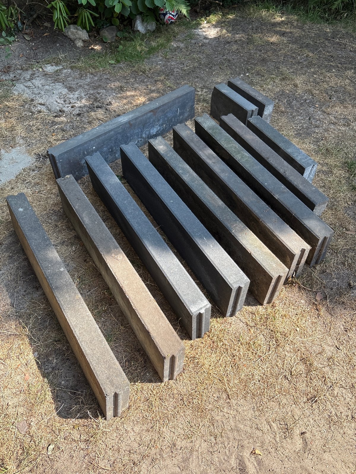Betonnen opsluitbanden - antraciet 8x20, Tuin en Terras, Grind, Keien en Split, Ophalen, Overige materialen, Gebruikt, Overige typen