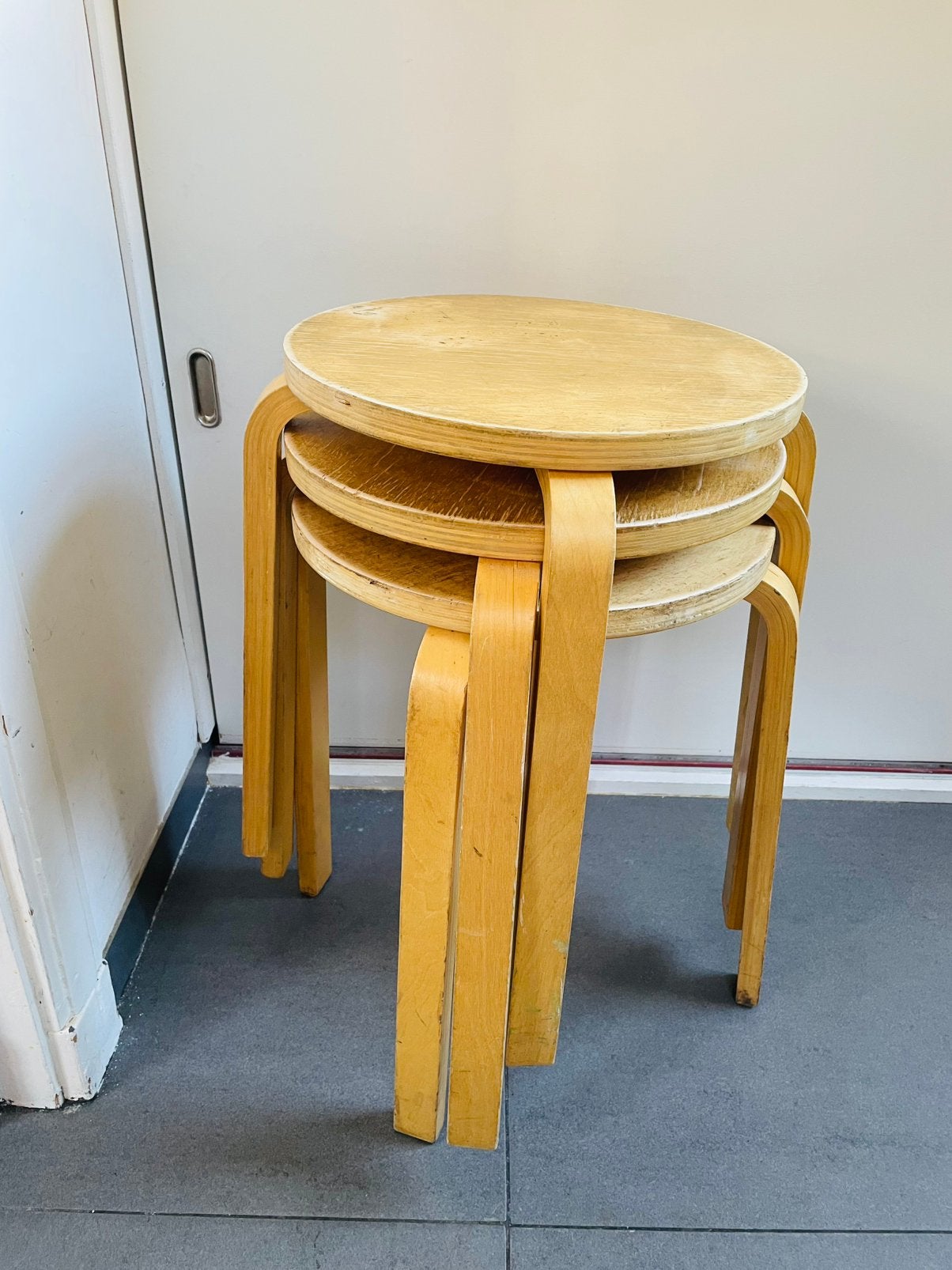 3 IKEA Houten Frosta krukken, Ophalen of Verzenden, Gebruikt, Hout