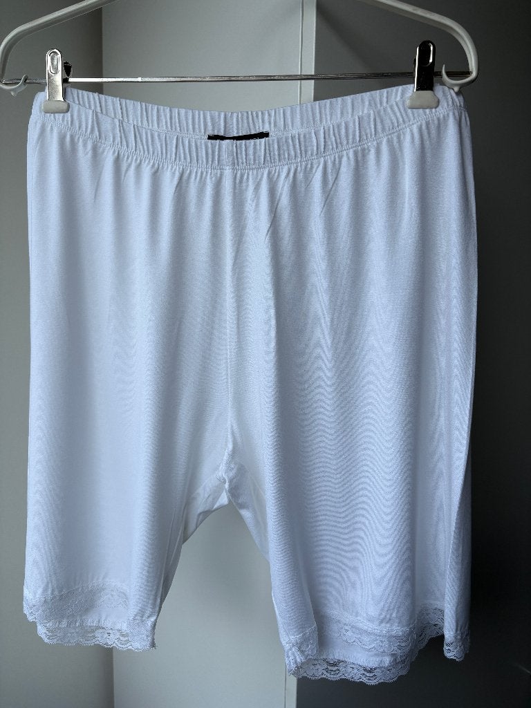 Base Level Curvy Ava basis korte legging Maat 50 [2] Nieuw, Wit, Nieuw, Ophalen of Verzenden, Base Level Curvy