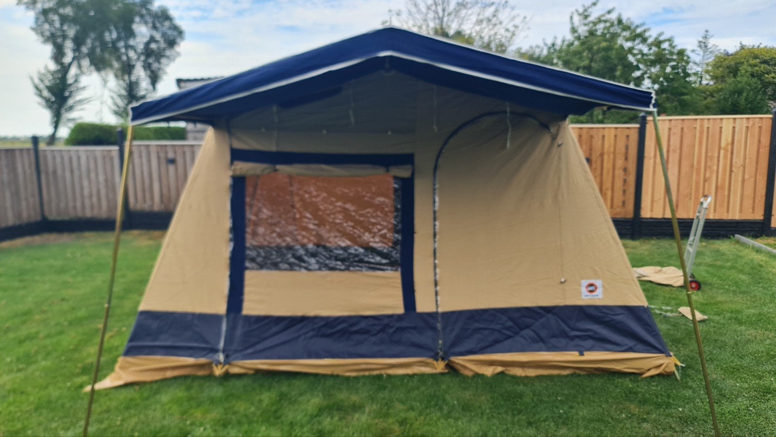 DWS Valencia tent met 2 slaapcabs (4p), gasfornuis enstret, Ophalen, Gebruikt