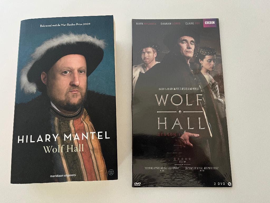Hilary Mantel. Wolf Hall Boek + 2 DVD's  samen voor € 10,00, Ophalen of Verzenden, Zo goed als nieuw